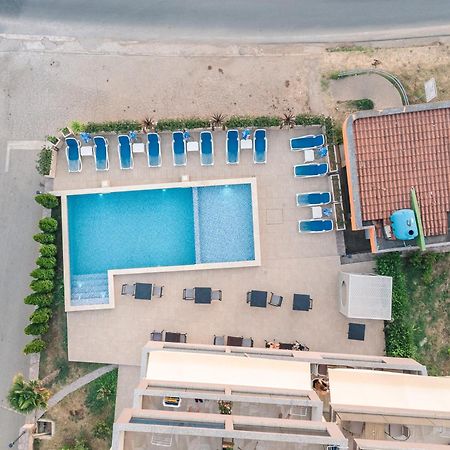 Lux Hotel M Dobra Voda Exterior foto