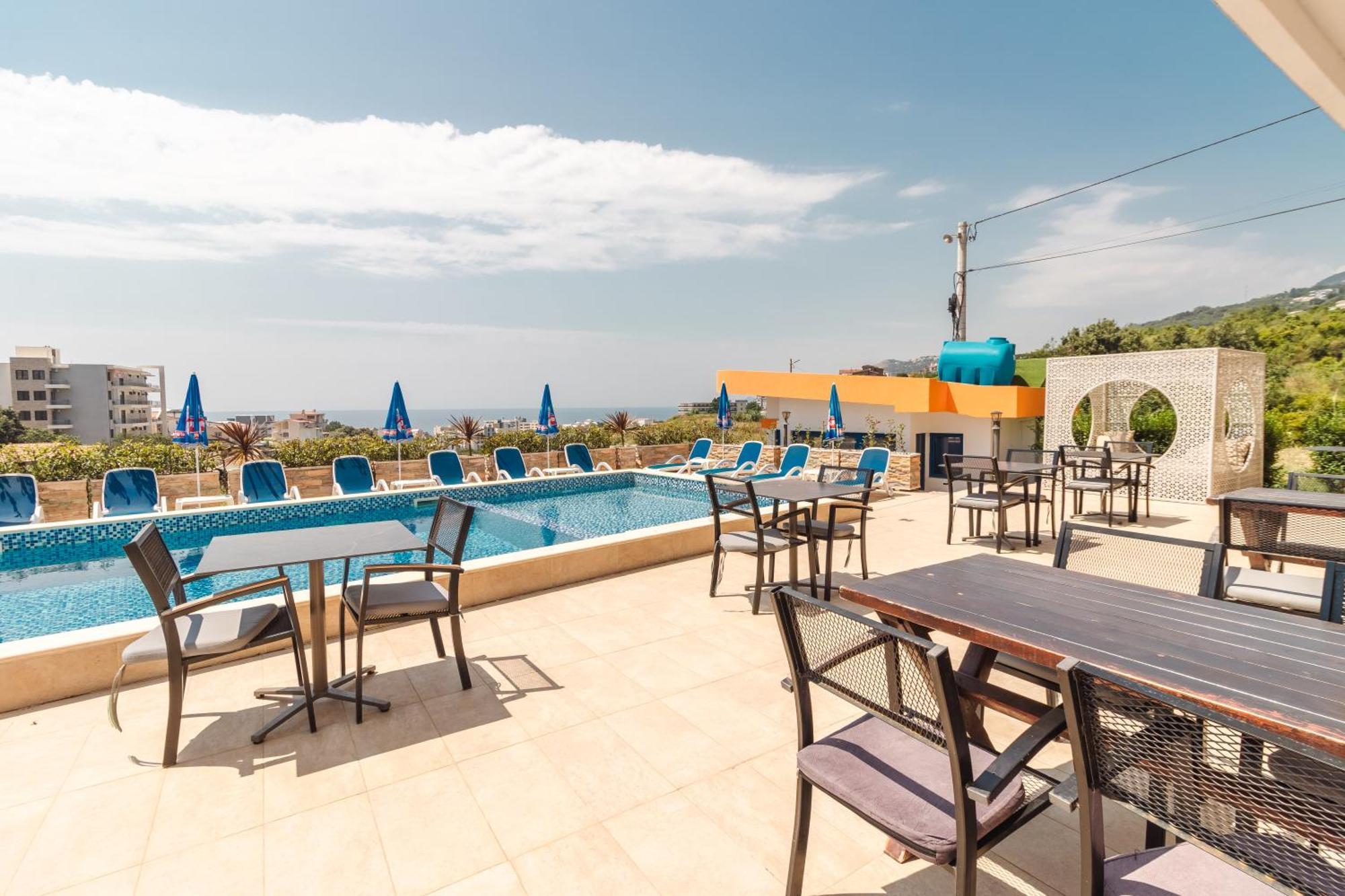 Lux Hotel M Dobra Voda Exterior foto