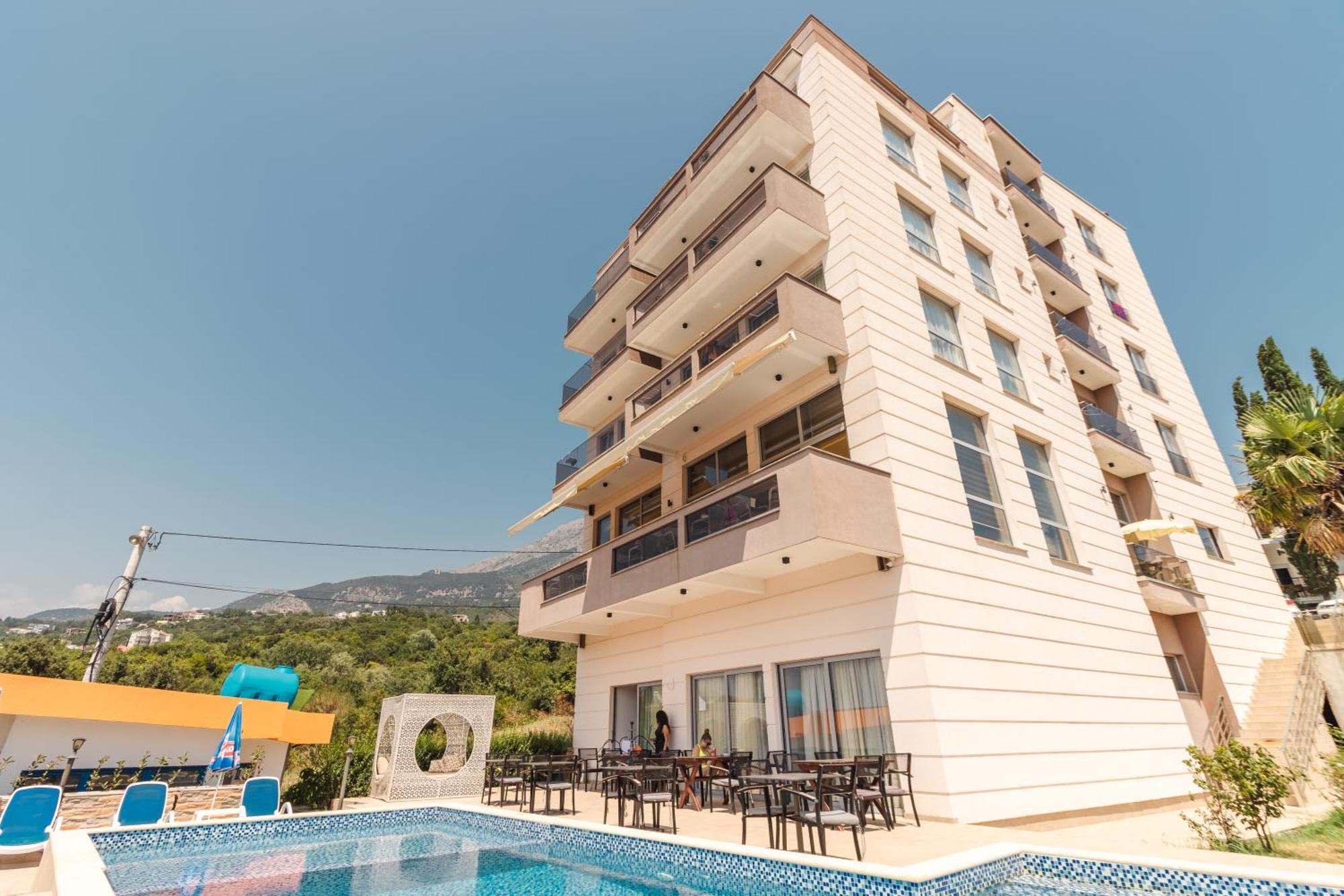 Lux Hotel M Dobra Voda Exterior foto